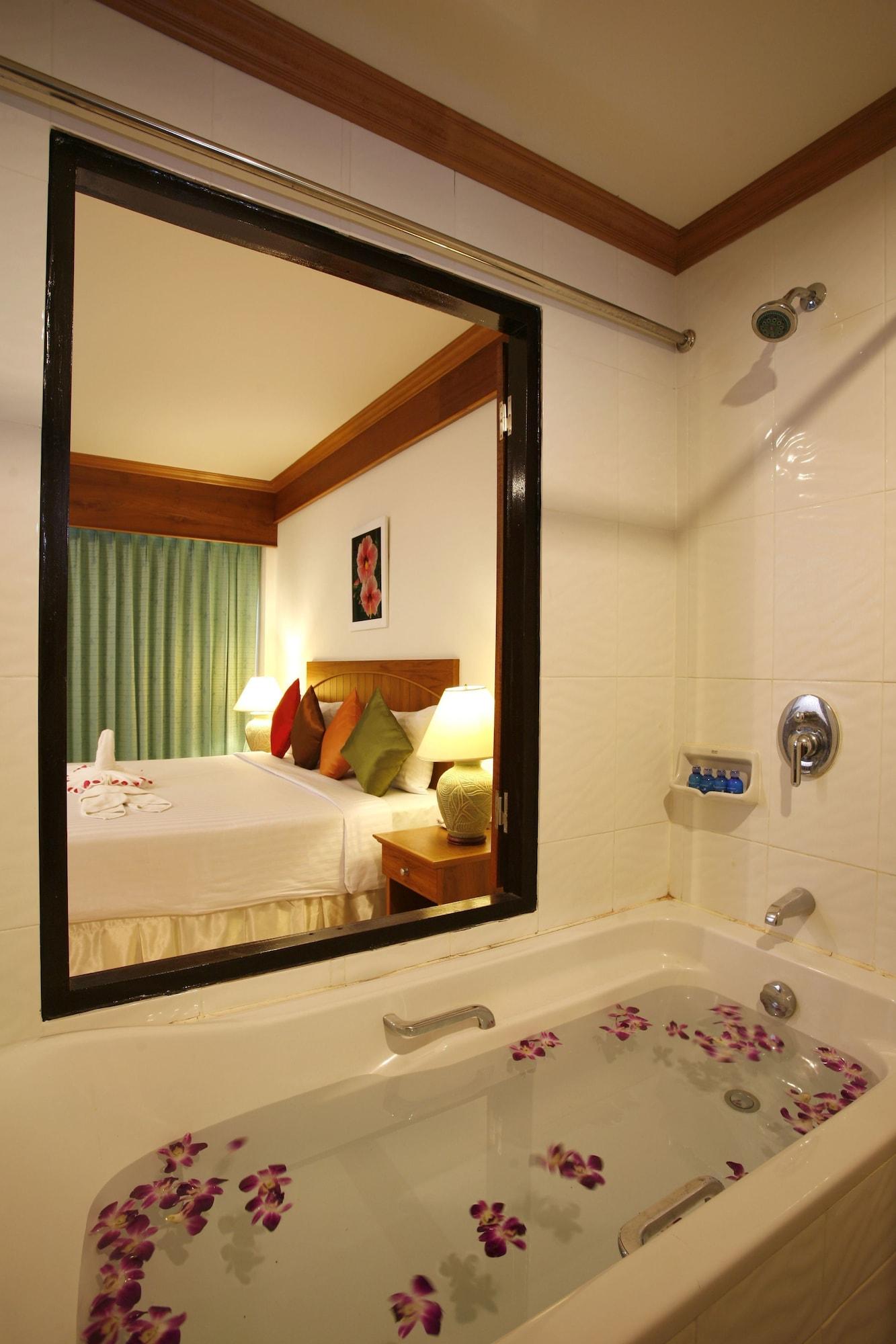 Jiraporn Hill Resort Patong Exterior foto