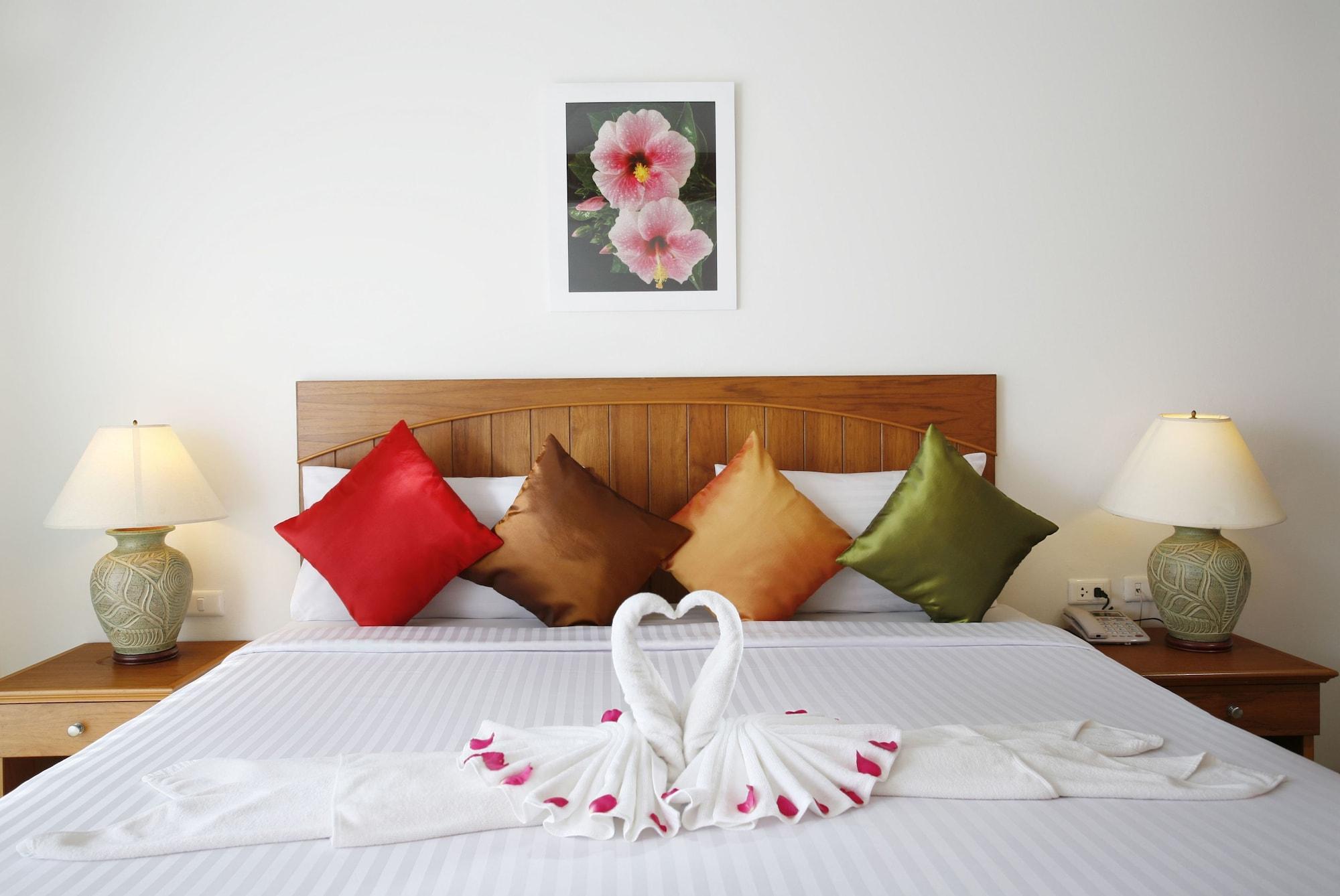 Jiraporn Hill Resort Patong Exterior foto