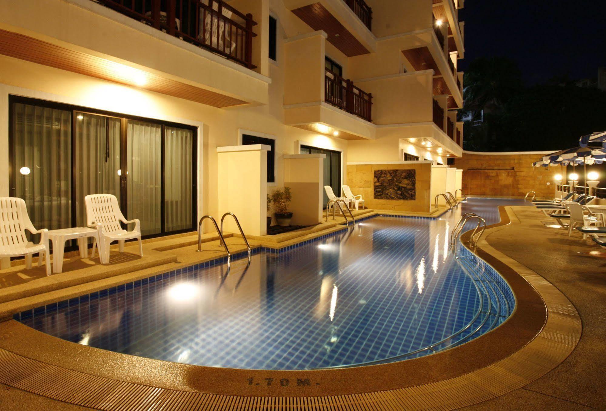 Jiraporn Hill Resort Patong Exterior foto