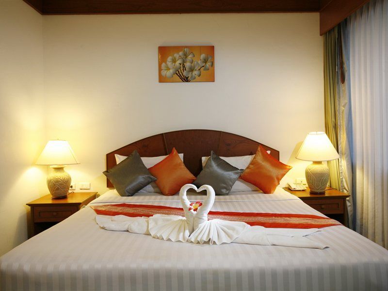 Jiraporn Hill Resort Patong Exterior foto